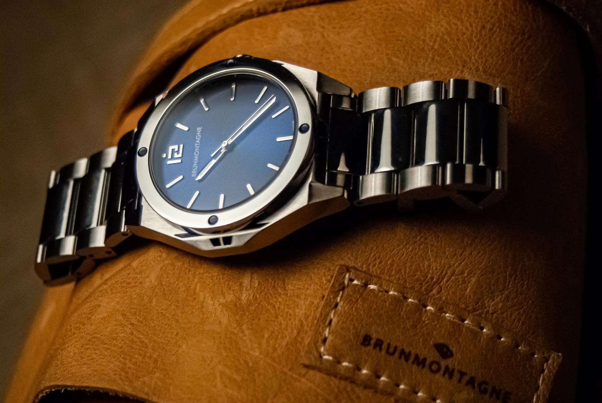 brunmontagne horloge fhm11