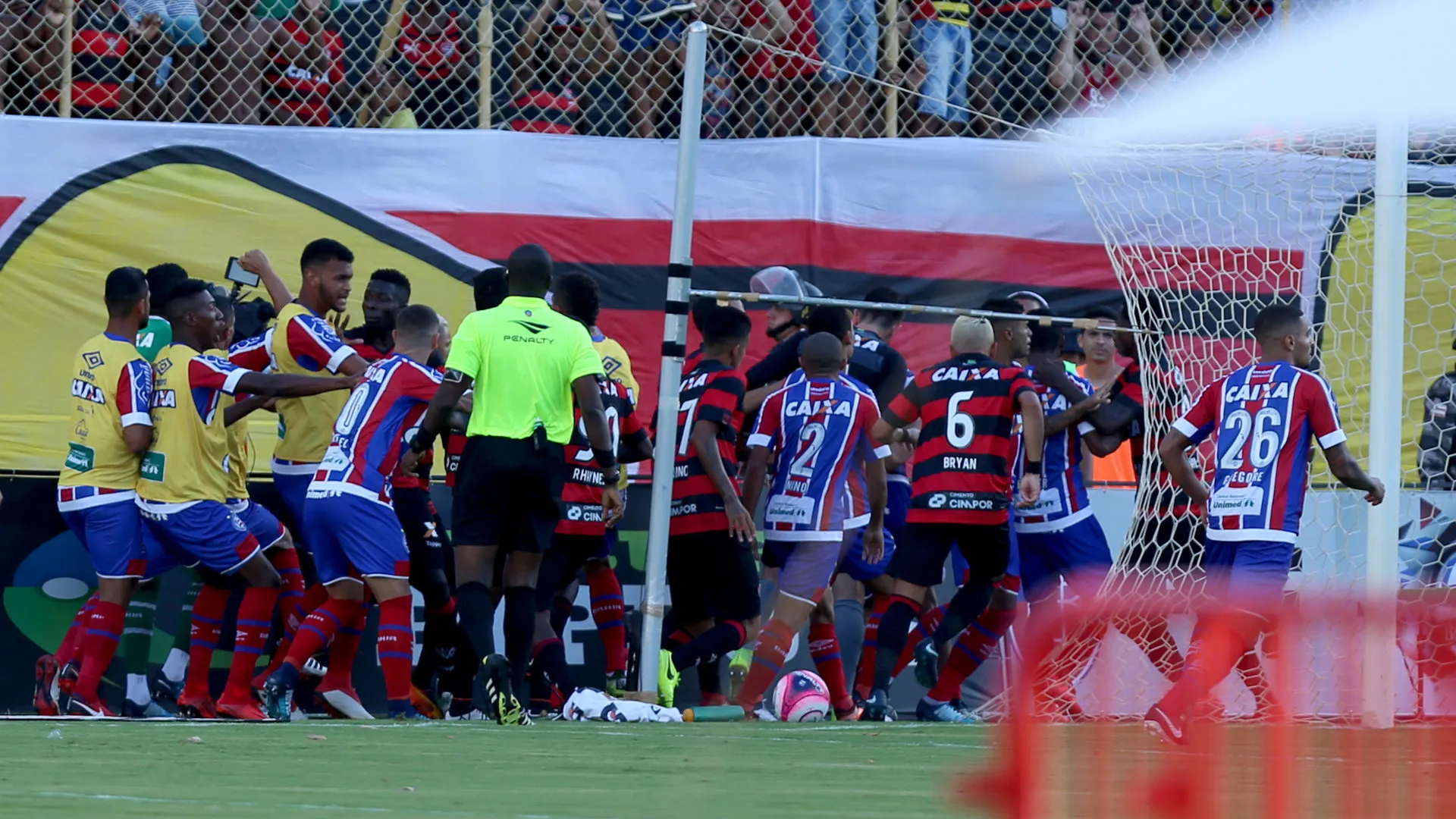 confusao vitoria bahia derby 18022018 11zceh8svcsta1lsrda1oy7v7m