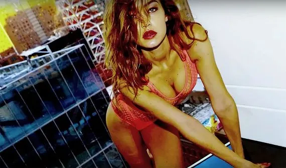 gigi hadid love advent 2016 3
