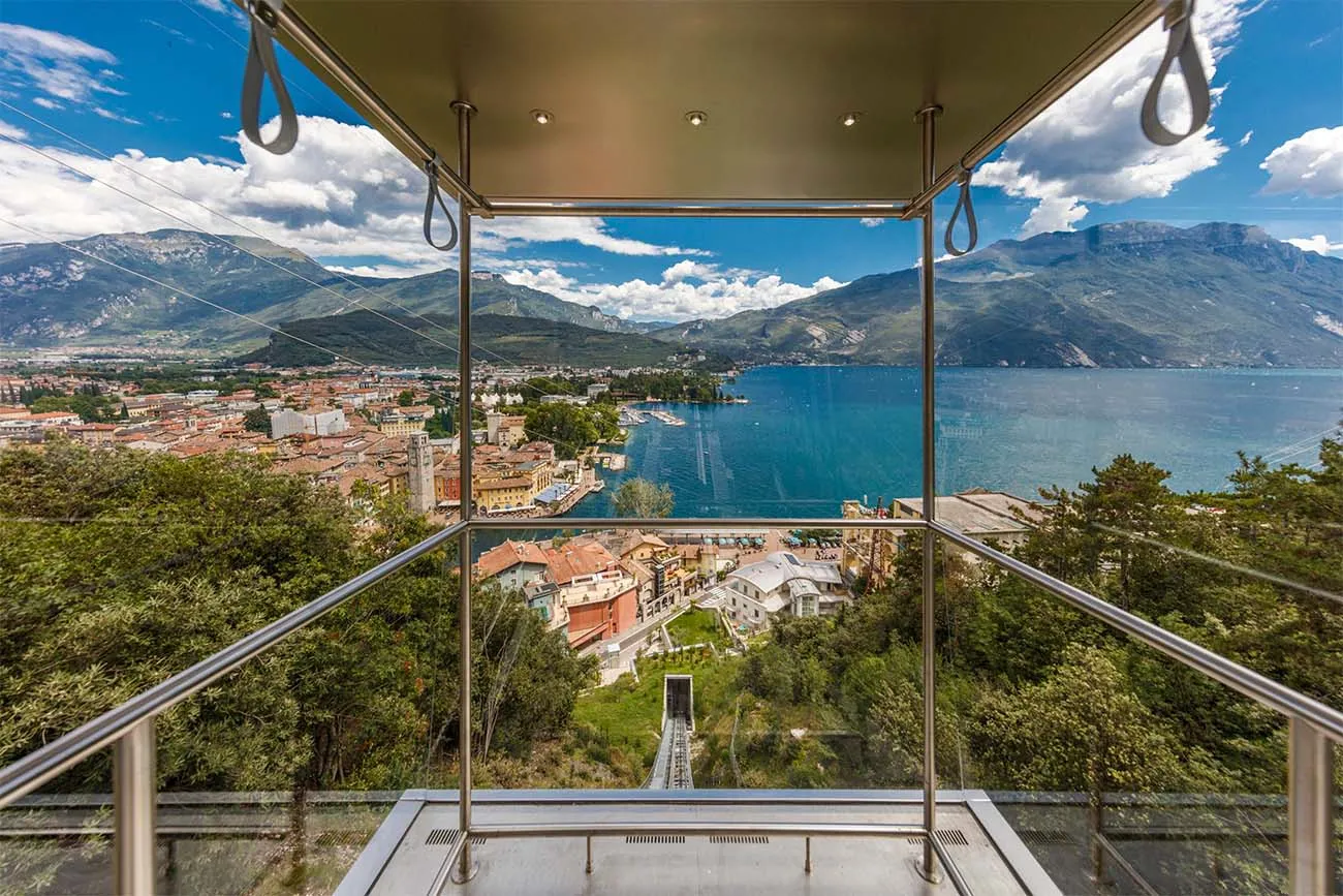 glazen lift gardameer