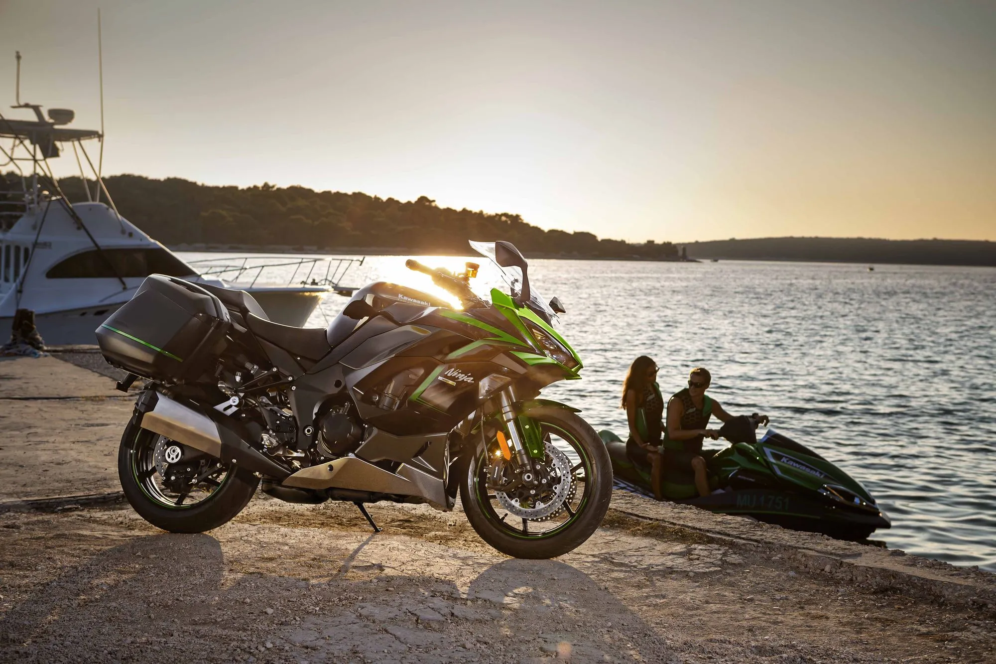 kawasaki ninja 1000sx tourer fhm05