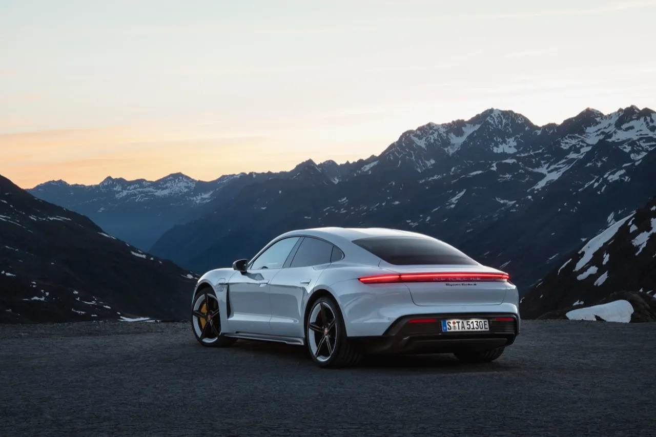 porsche taycan turbo taycan turbo s 2019 018