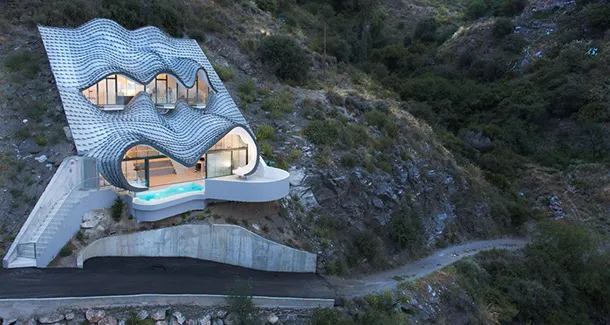 the house on the cliff 1