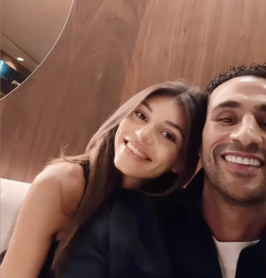 badr hari met nieuwe vlam