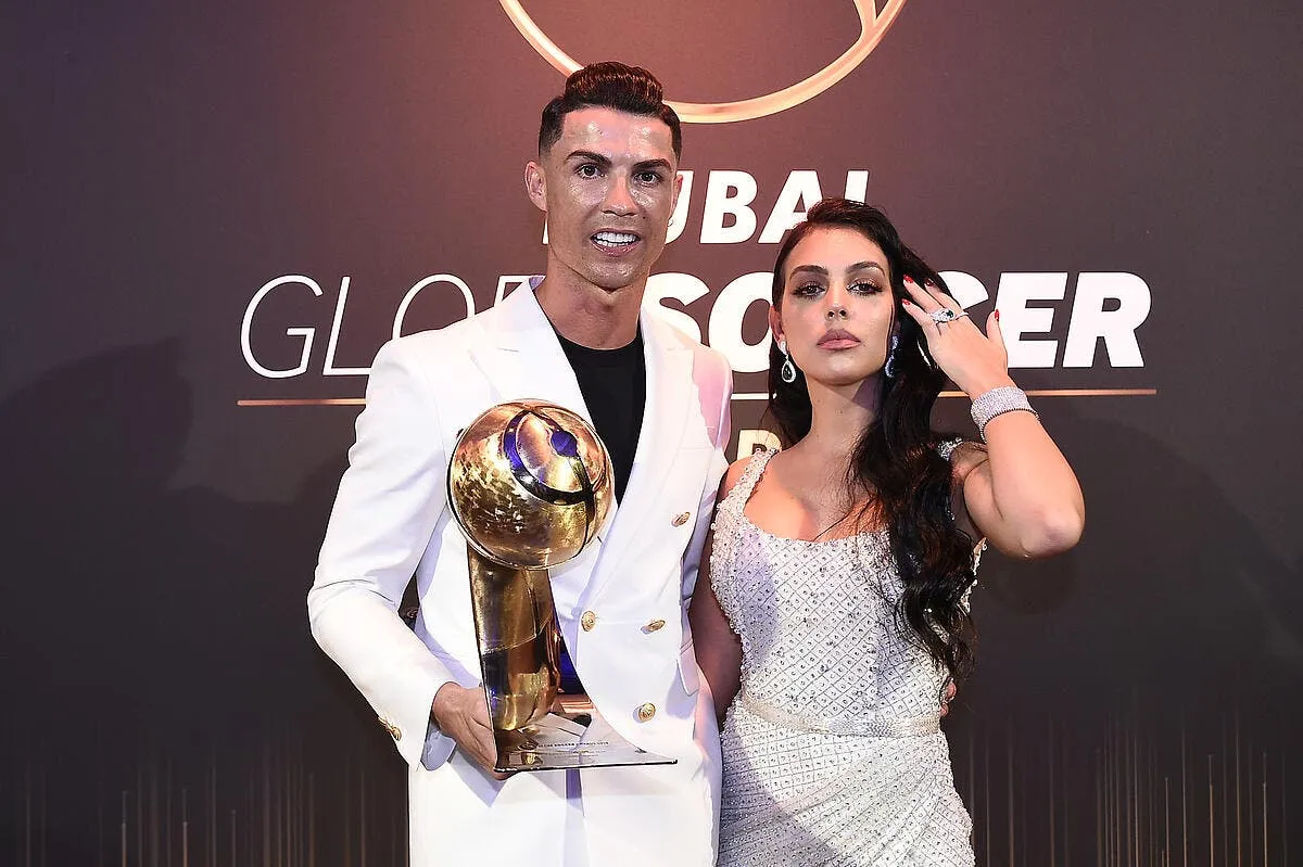 cristiano ronaldo et georgina rodriguez une vie de luxe icon lp 10835373 325893