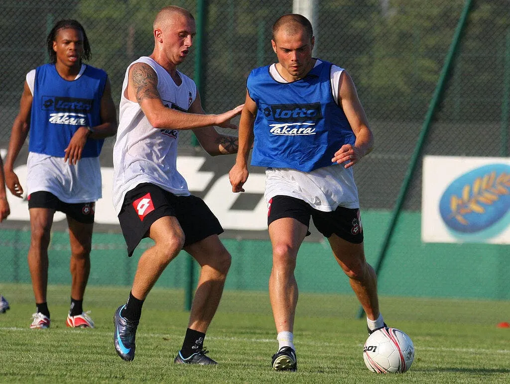 cyril rool fier de sa defense 11440