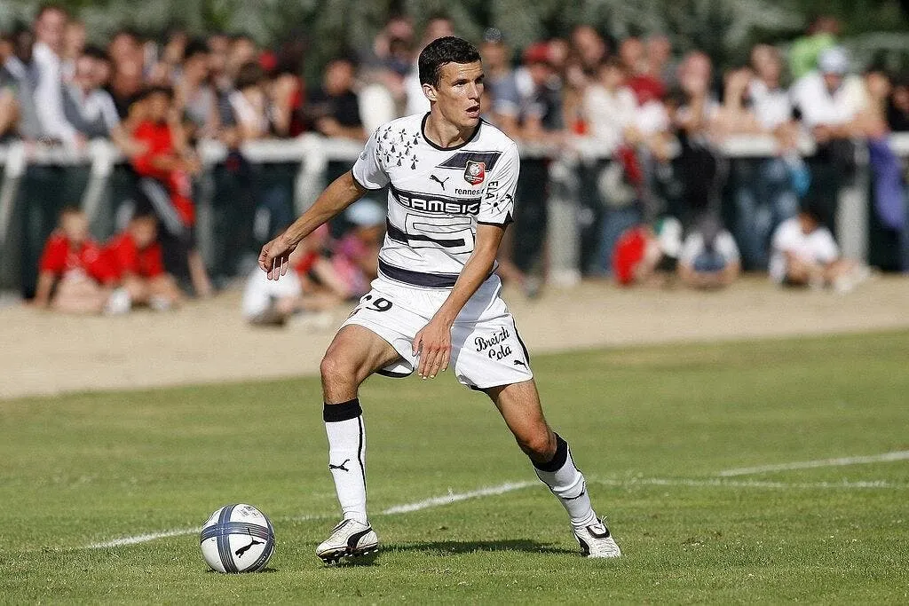 danze souhaite que fanni quitte le stade rennais 56842 9025