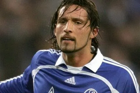 du soutien pour kuranyi 8940