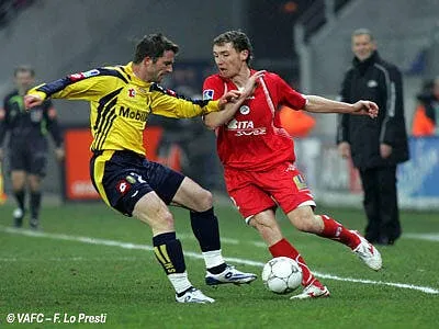 gillot ironise sur le physique 12310