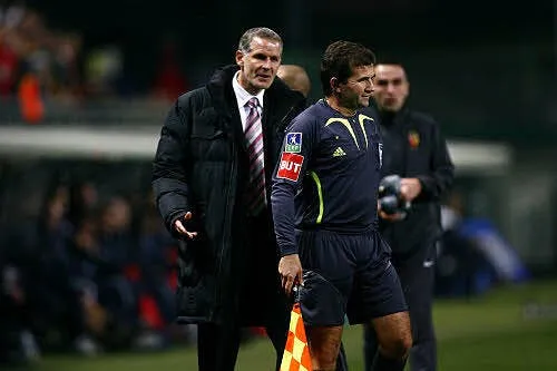 gillot ne lache pas les arbitres 12612