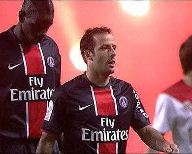 giuly taille l equipe et soutient domenech 8830