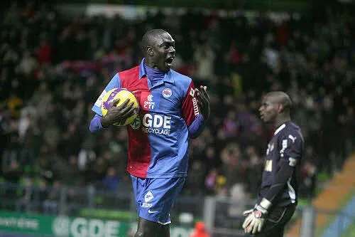 gomis l om toujours un super match 20792