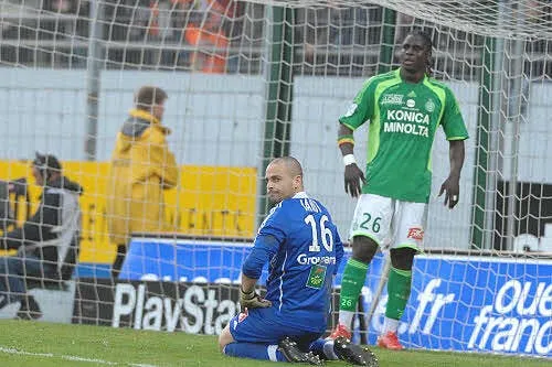 janot s accroche a ce qu il peut 24554