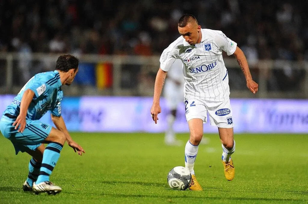 jelen aura une reponse de l om le 10 juin 53997 8381