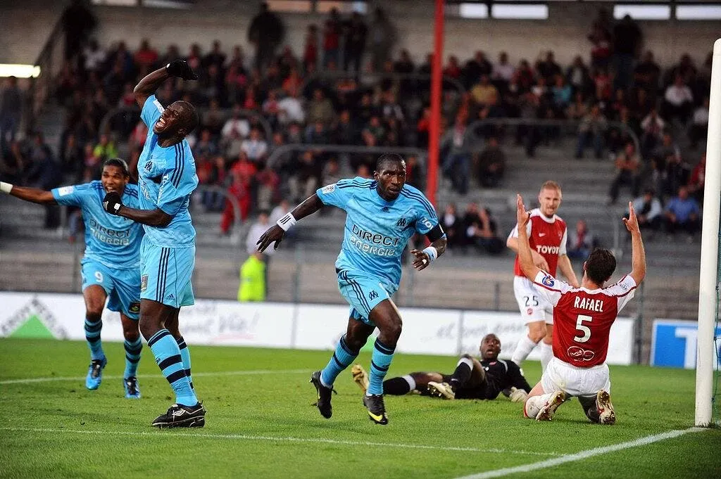 l om s eclate avec ses senegalais 50772 7704