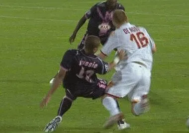 la roma donne une lecon de realisme 8011