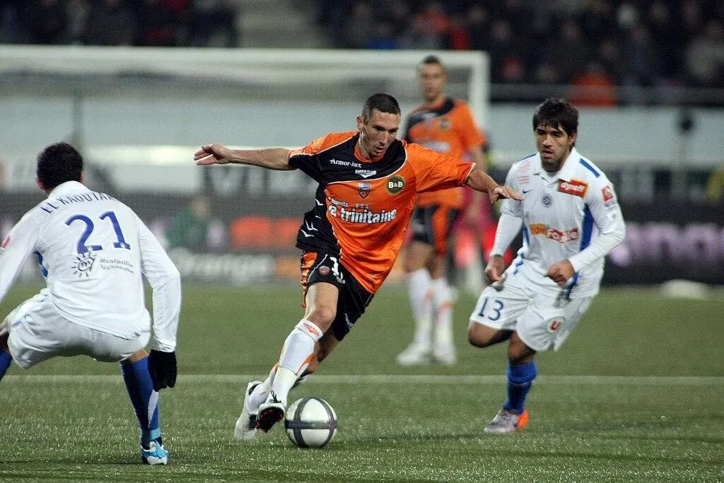 lorient bute sur le mur montpellierain 64598 13321