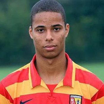 monnet paquet je suis attache a lens 7530