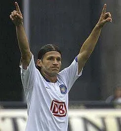 pantelic en veut a ses dirigeants 10464