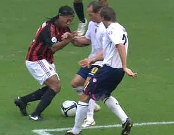 un mensonge envoie ronaldinho a milan 7955