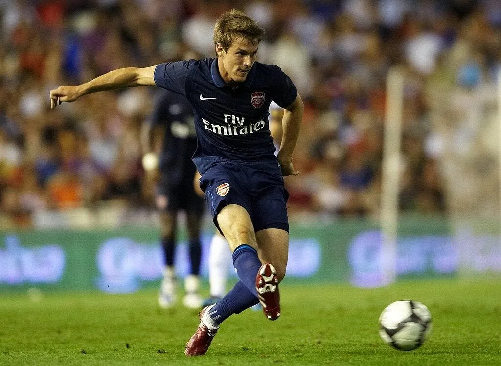 video ramsey victime d un tacle monstrueux 47994 7210