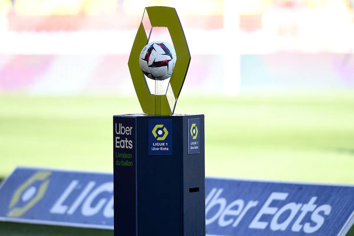 1 milliard de pertes pour le foot francais la dncg s etouffe icon pl5 8405 359500