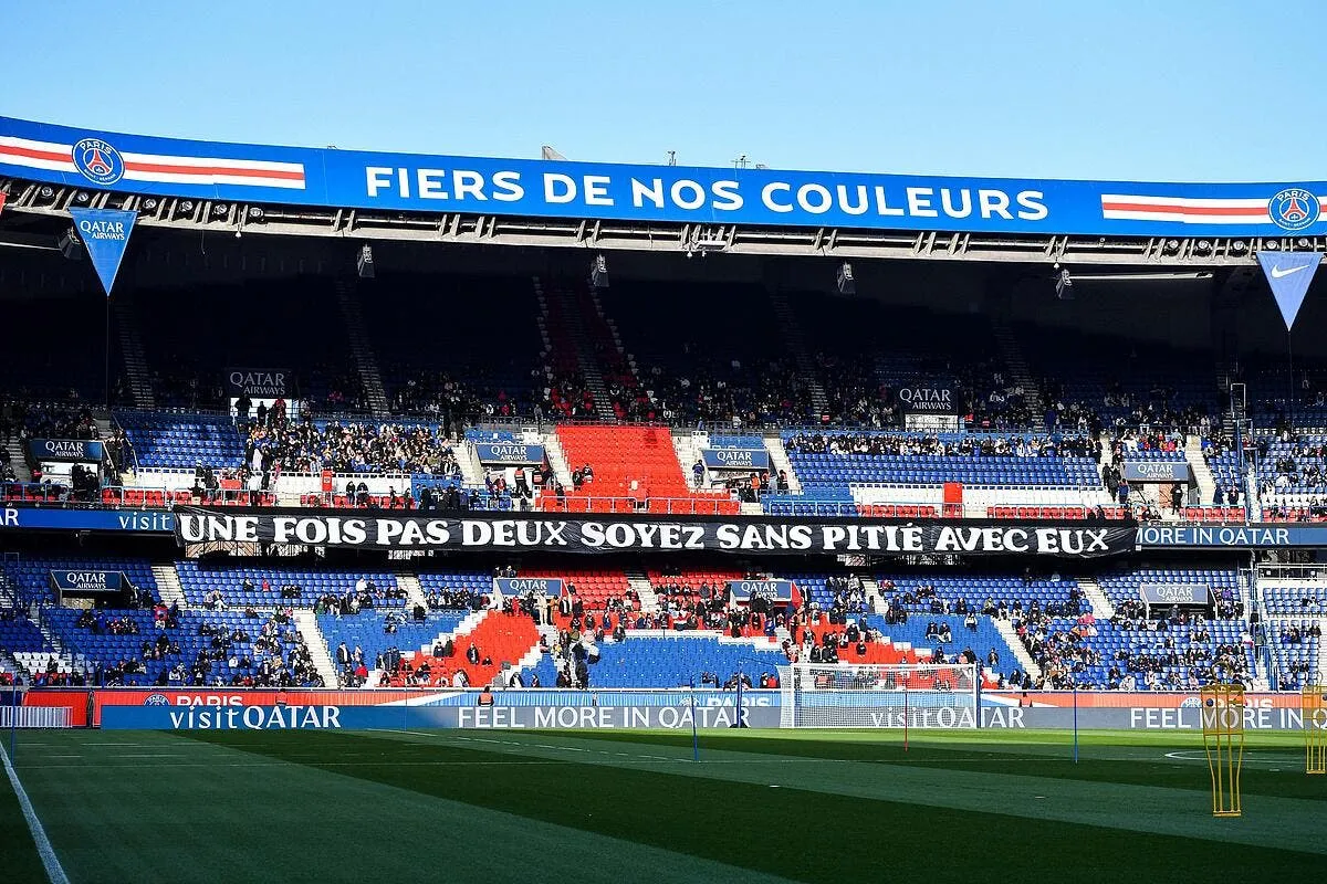 33 000 spectateurs a l entrainement du psg icon bap 240223 93 004 357407