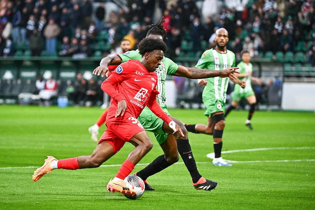 a 16 ans il impose deja ses conditions a l om rayane messi 375941