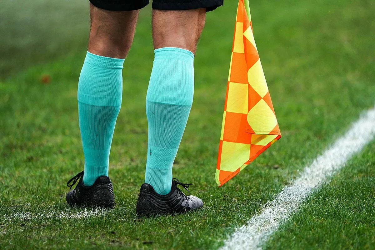 agression d un arbitre 12 ans de suspension pour le coupable icon elsconim 077 327917