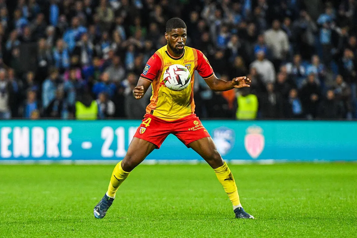 alerte a lens une legende de manchester united veut danso danso 2 367200