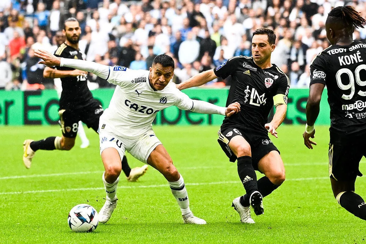 alexis sanchez l om prepare une offre irrefusable icon adi 9774 362982