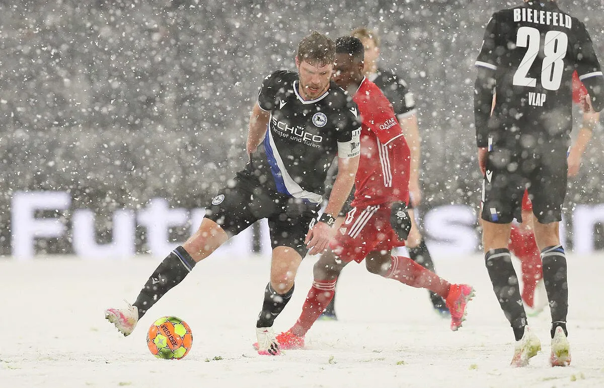 all le bayern munich tenu en echec sous la neige icon 139912493 306915