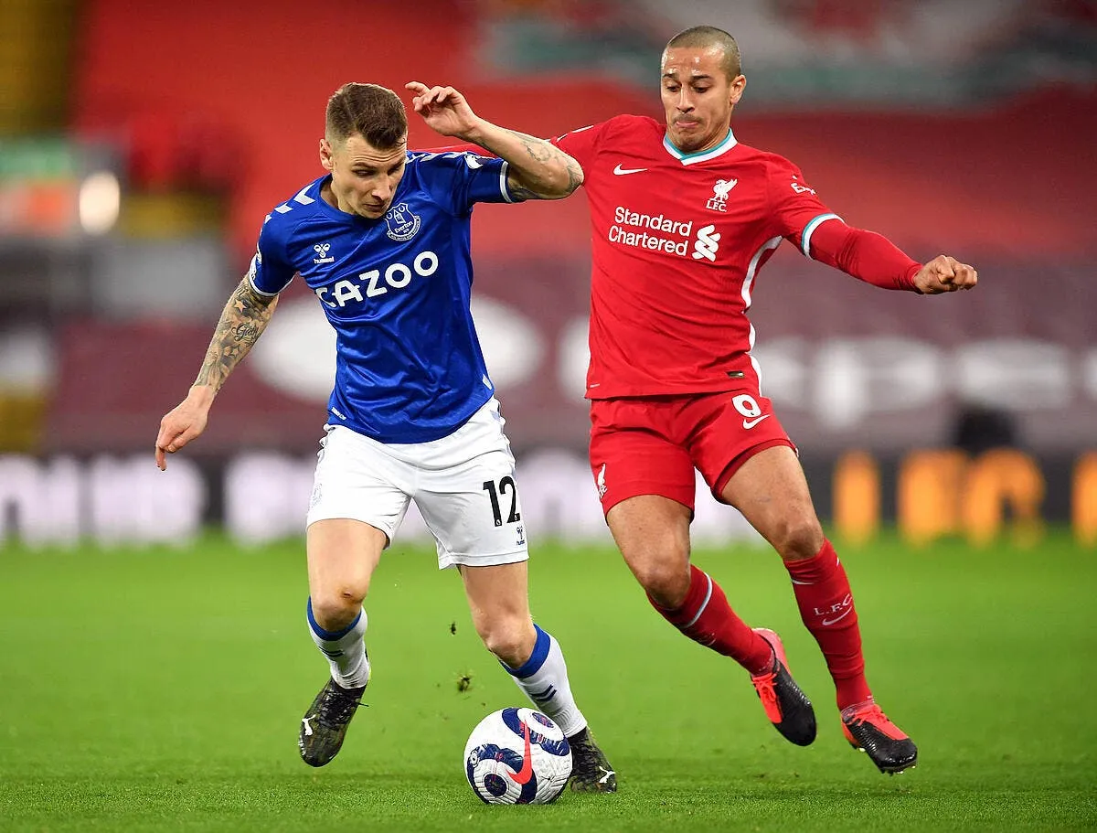 ang everton enfonce liverpool a anfield icon 58193643 307311