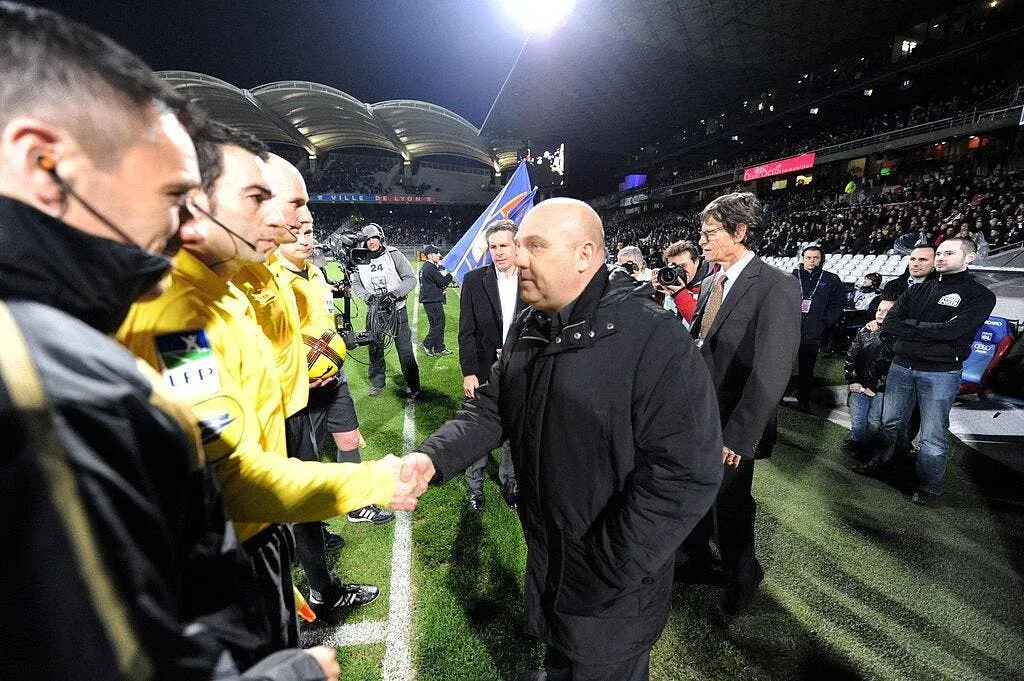 antonetti denonce ceux qui essayent d influencer a l ol 69431 17428