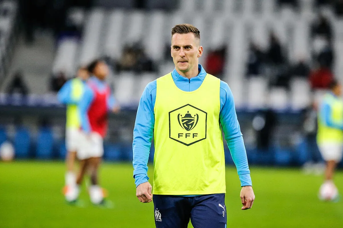 arek milik remet sa parka l om est sous le choc icon d1r5616 340153