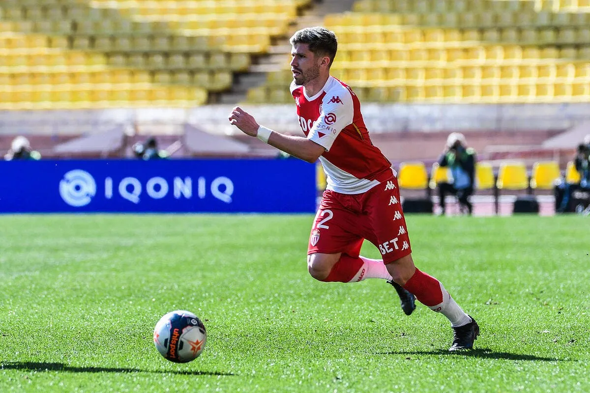 asm caio henrique piste par le barca et le psg aa 313439