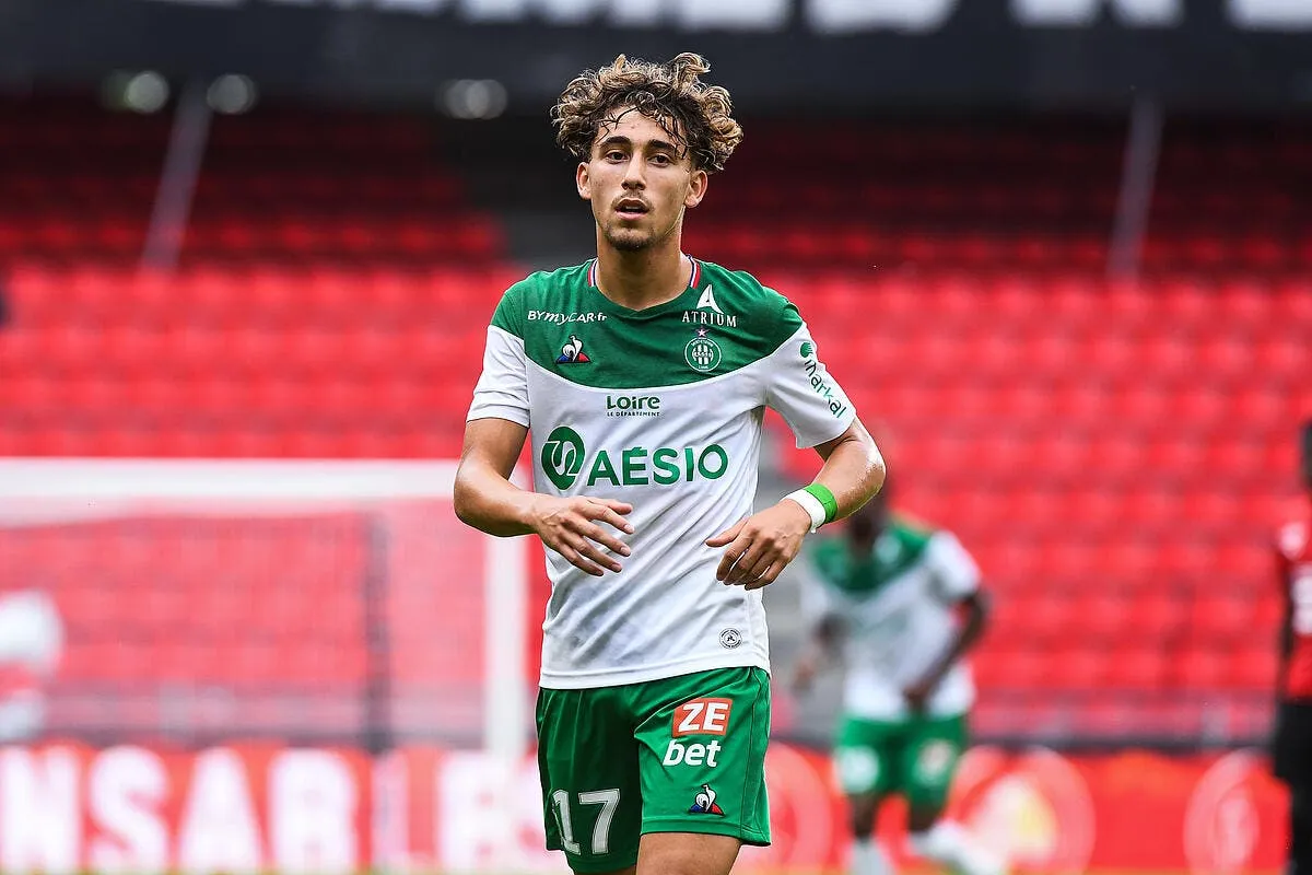 asse le flop aouchiche saint etienne aveugle par l etiquette psg aouchiche 1 310697