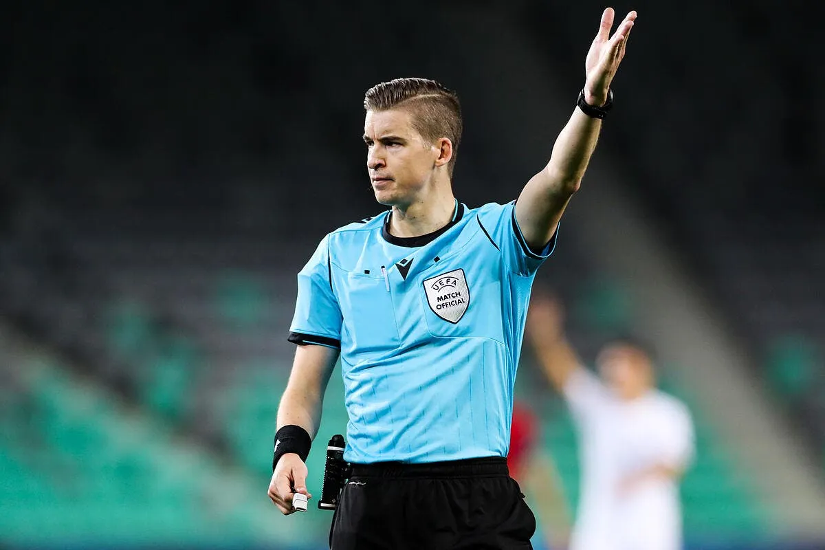 asse ol l arbitre est connue la polemique eclater icon spi 015 jm portugal italy u21 324759