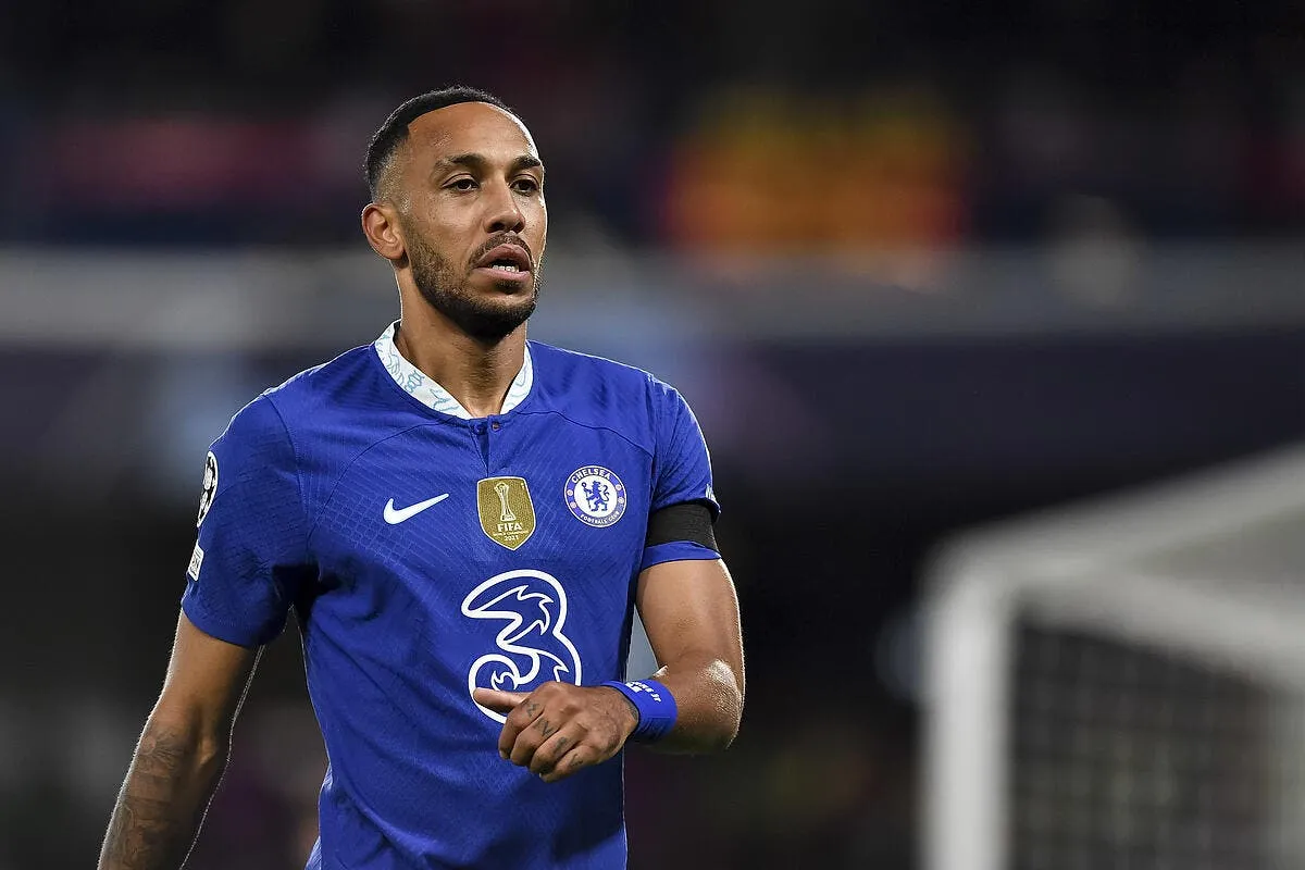 aubameyang stoppe dans sa route vers le psg aubameyang 17 352112