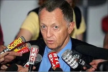 aulas reste ferme sur la greve 9212