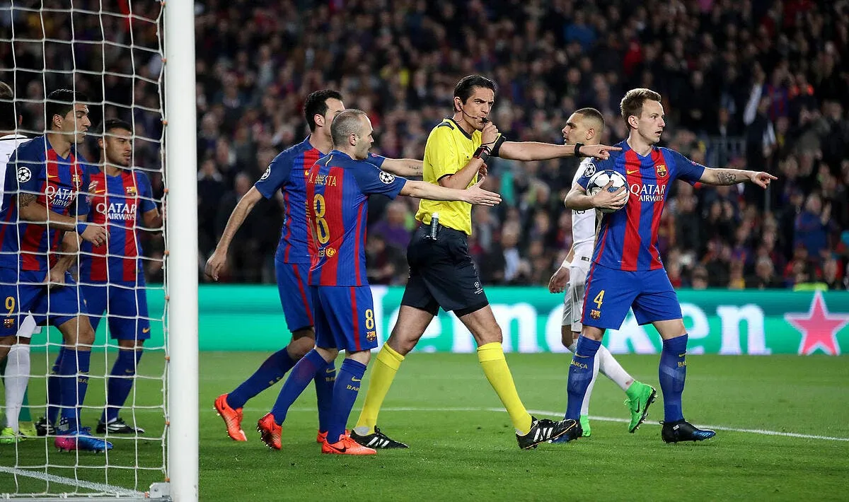 barca psg l arbitre de la remontada sanctionne en douce icon 30463197 306765