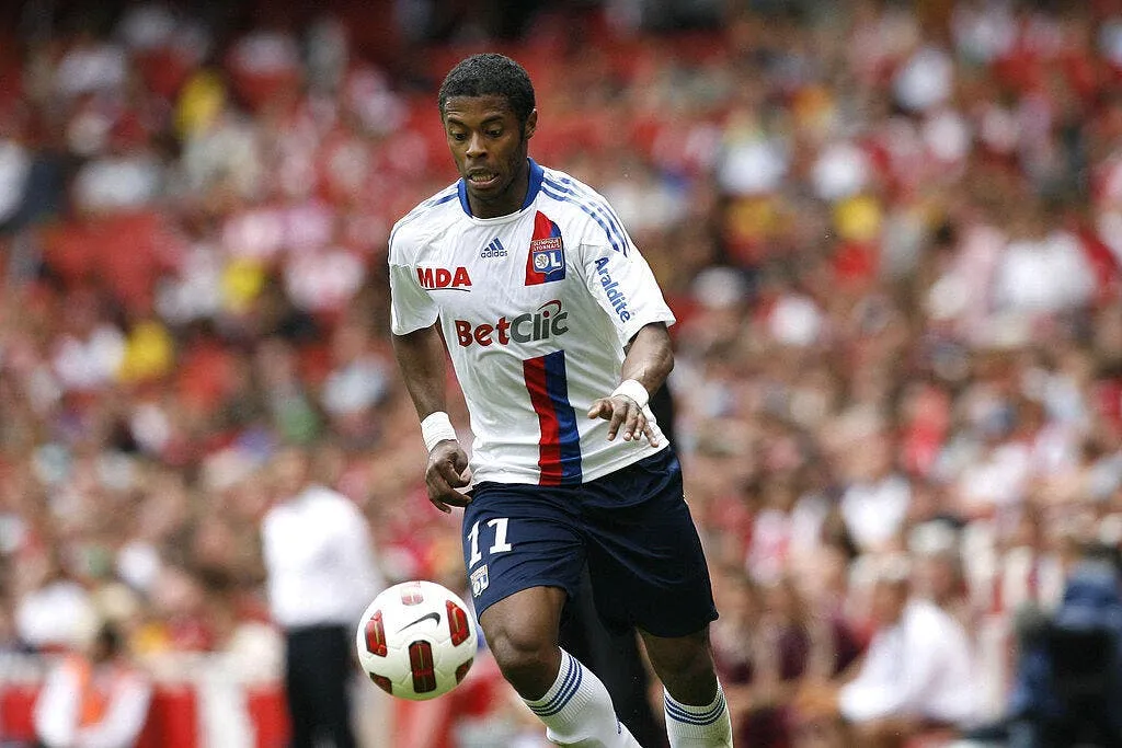 bastos dement un depart de l ol pour l inter 57320 9189