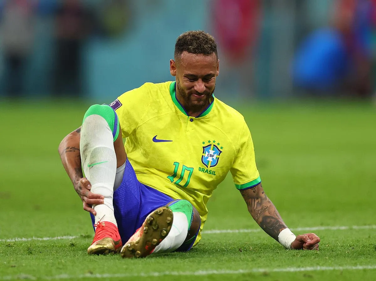 bresil entorse de la cheville pour neymar fin de coupe du monde icon spi 112 dk brazil serbia 353935