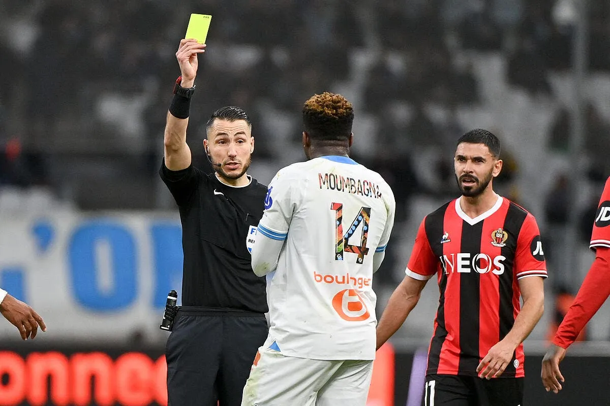c est la crise la fff envoie les arbitres au feu pignard 375029