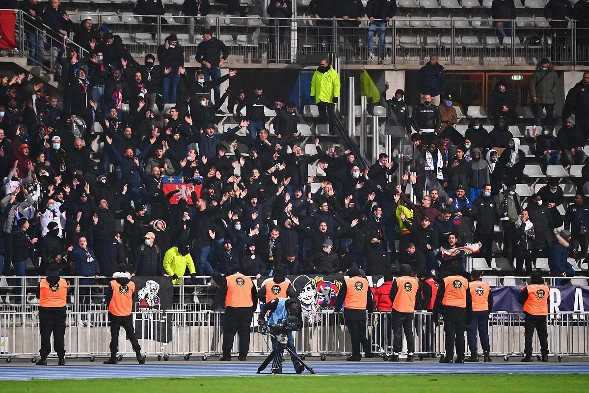 cdf bagarre entre supporters paris fc ol interrompu icon dib 171221 10 17 330489
