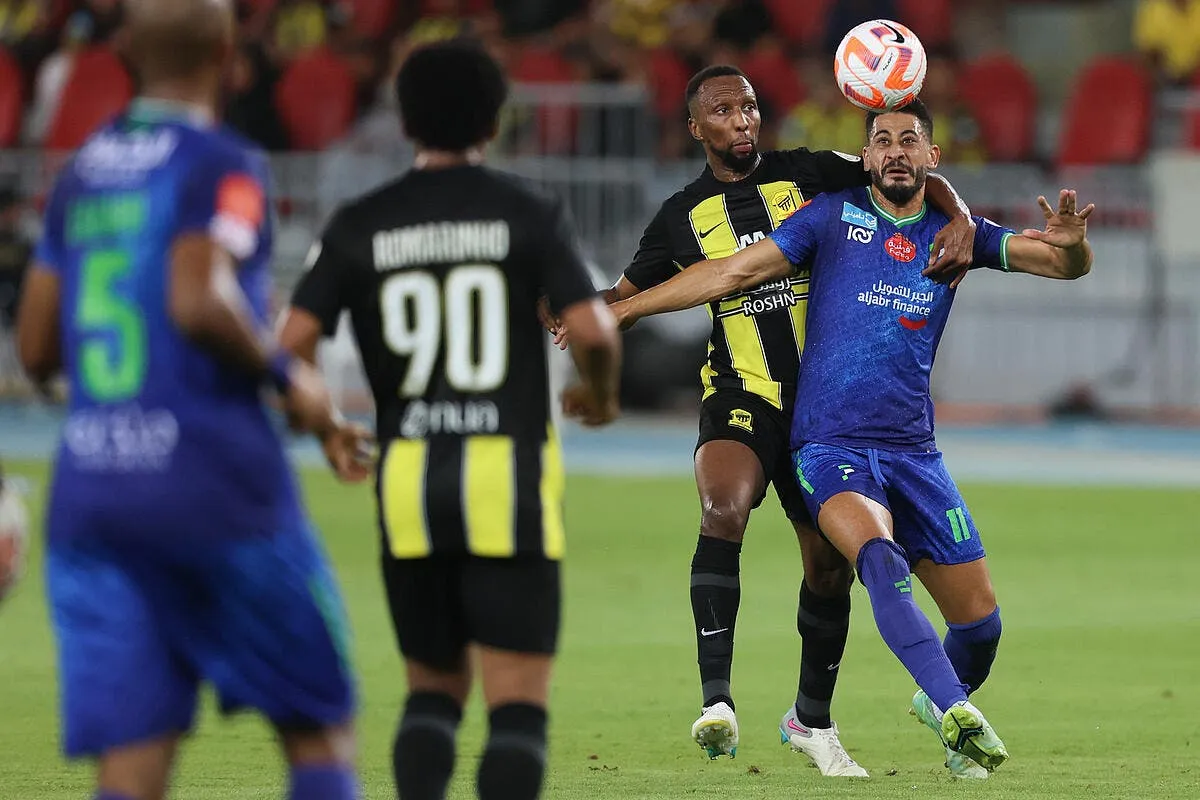 ce marocain inconnu grille benzema et chasse cristiano ronaldo icon mbms al fateh al ittihad 014 368031