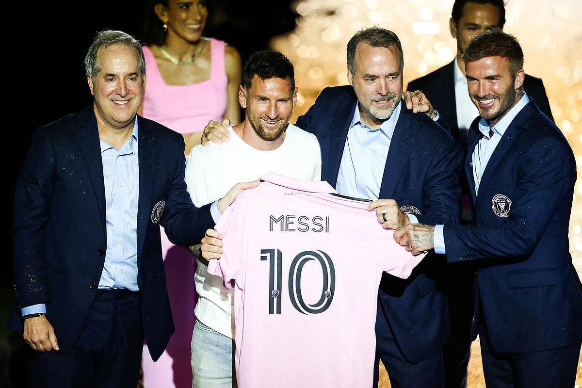 cristiano ronaldo crache sur le choix de lionel messi icon 860960 001 362925