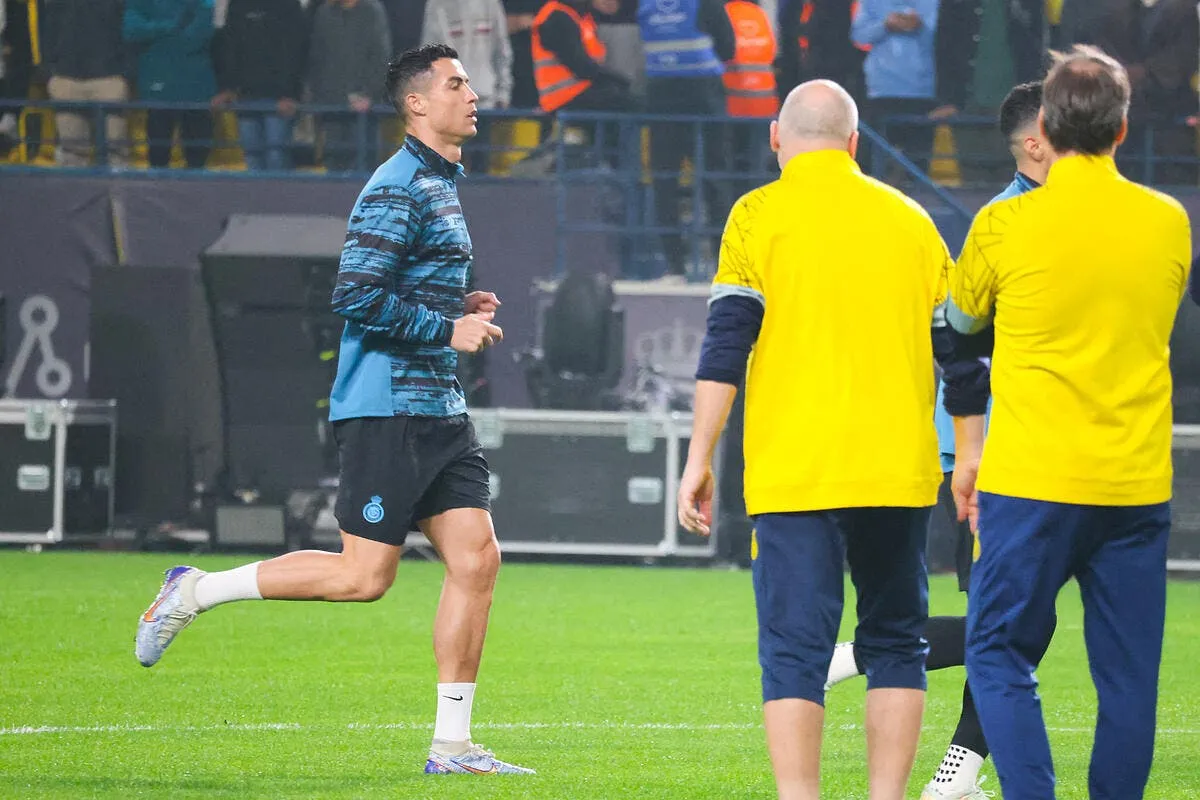 cristiano ronaldo echappe a un tacle assassin ronaldo 175 357204