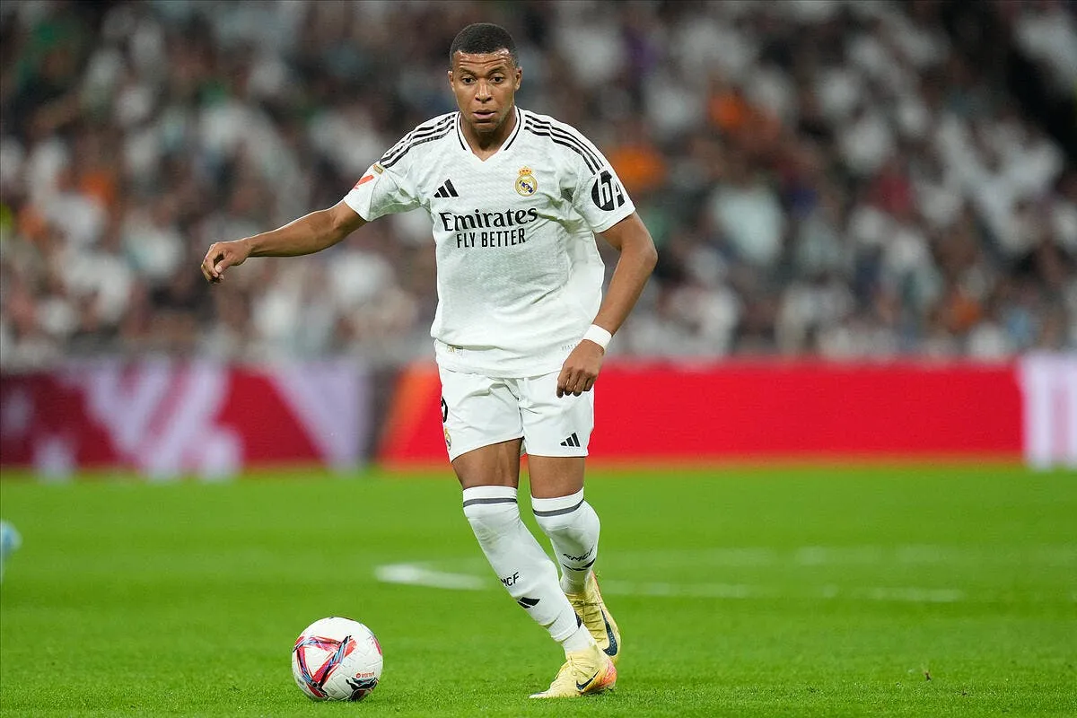 deschamps l a ecarte le real est fier de mbappe mbappe 187 383632