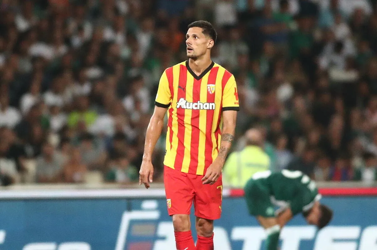 ecl lens frappe par la foudre au panathinaikos iconsport 237987 0030 380514